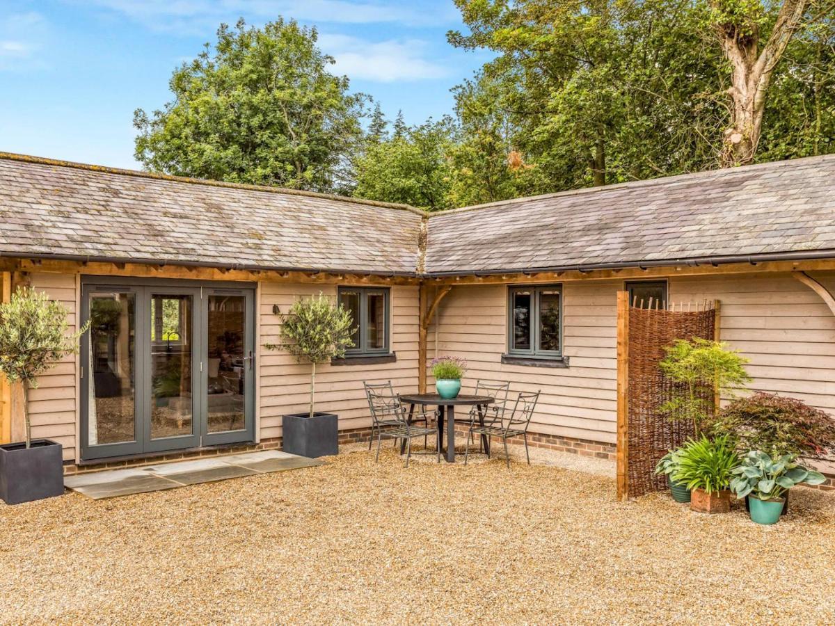 Pass The Keys Delightful 2bed In Downland Village