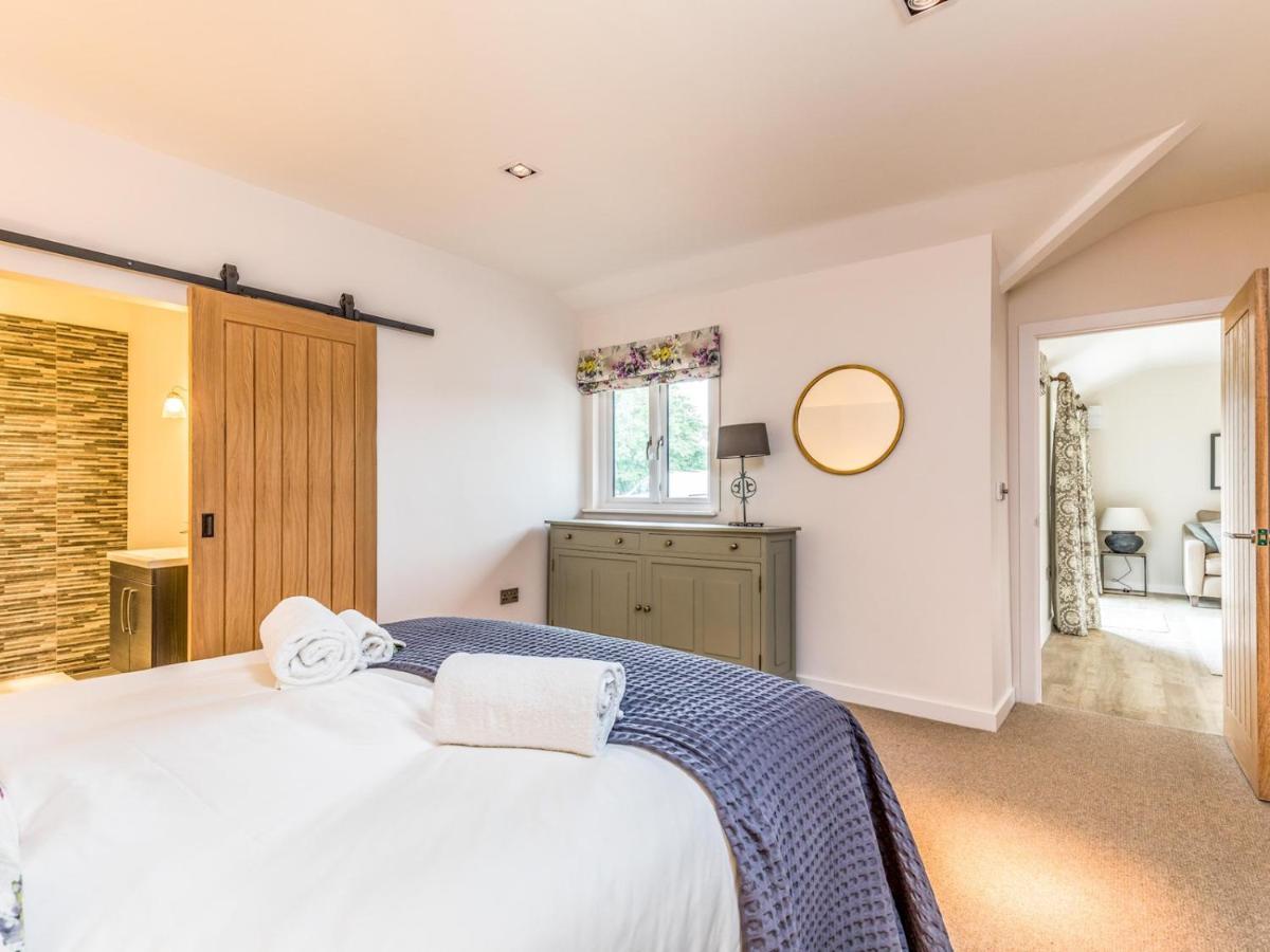 Pass The Keys Delightful 2bed In Downland Village