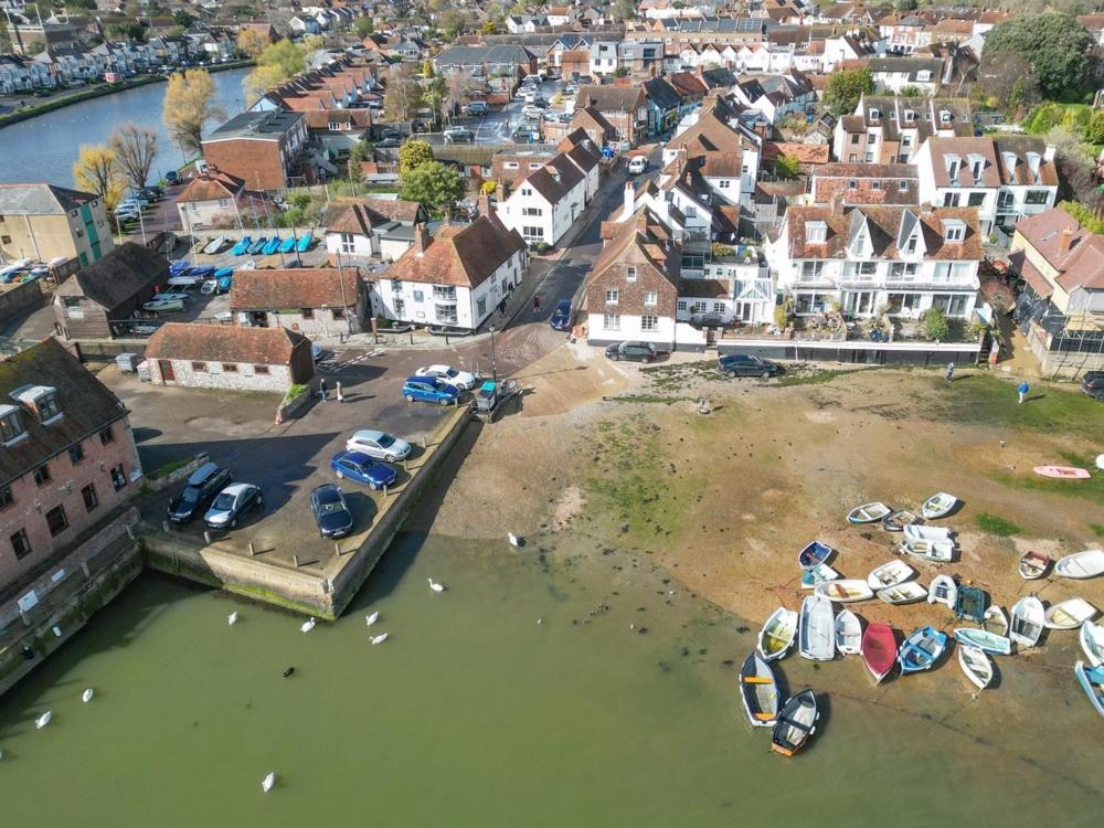Holiday home Pass The Keys Delightful 2bed In Downland Village Chichester